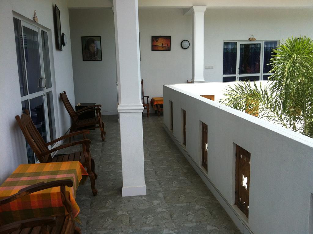 Friends Guesthouse Kudapaduwa Exterior foto