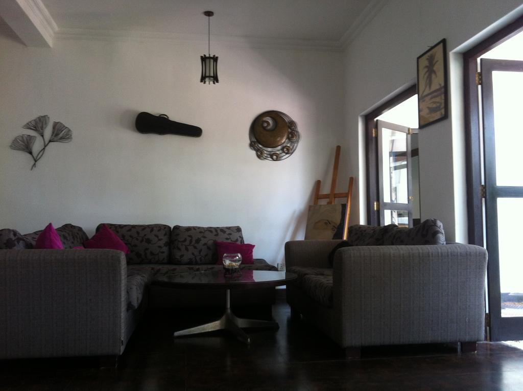 Friends Guesthouse Kudapaduwa Exterior foto