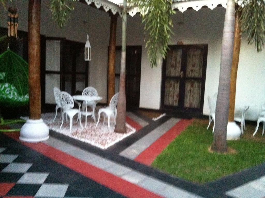 Friends Guesthouse Kudapaduwa Exterior foto